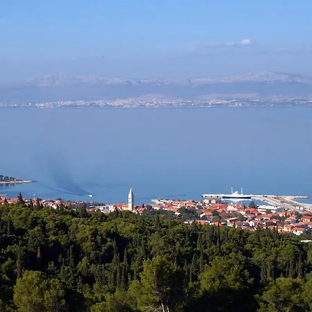 And With Parking Space Supetar, Brac - 5658 Guest house 3*