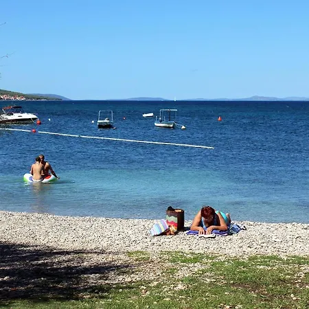 And With Parking Space Supetar, Brac - 5658 Гостевой дом Супетар