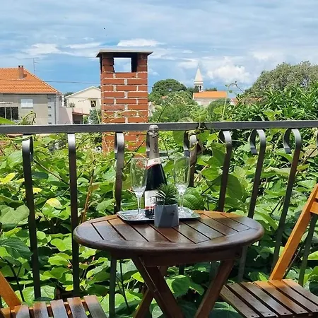 Гостевой дом And With Parking Space Supetar, Brac - 5658 Супетар