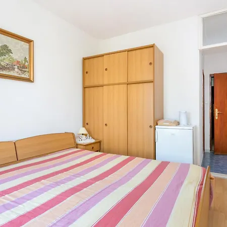 Гостевой дом And With Parking Space Supetar, Brac - 5658 Супетар