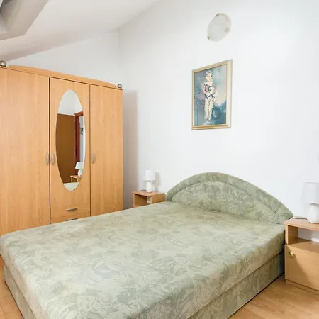 Гостевой дом And With Parking Space Supetar, Brac - 5658 3*