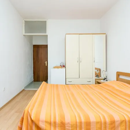 And With Parking Space Supetar, Brac - 5658 Гостевой дом
