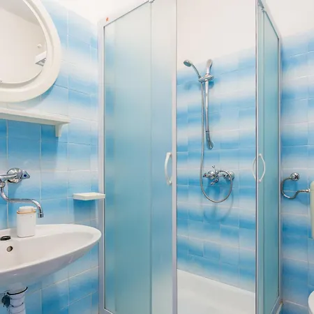 And With Parking Space Supetar, Brac - 5658 Гостевой дом 3*